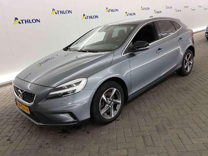 VOLVO V40 2018 yv1mv7480j2471375