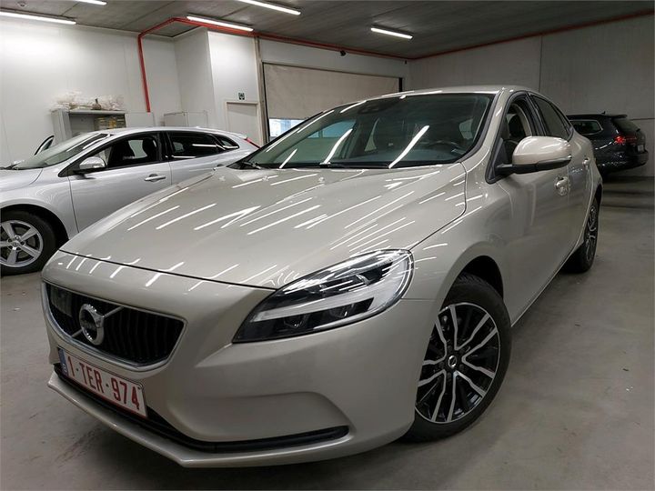 VOLVO V40 2017 yv1mv7480j2471652