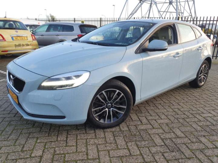 VOLVO V40 2017 yv1mv7480j2478549