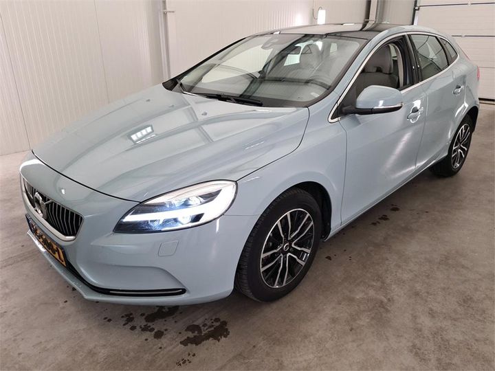 VOLVO V40 2017 yv1mv7480j2480610