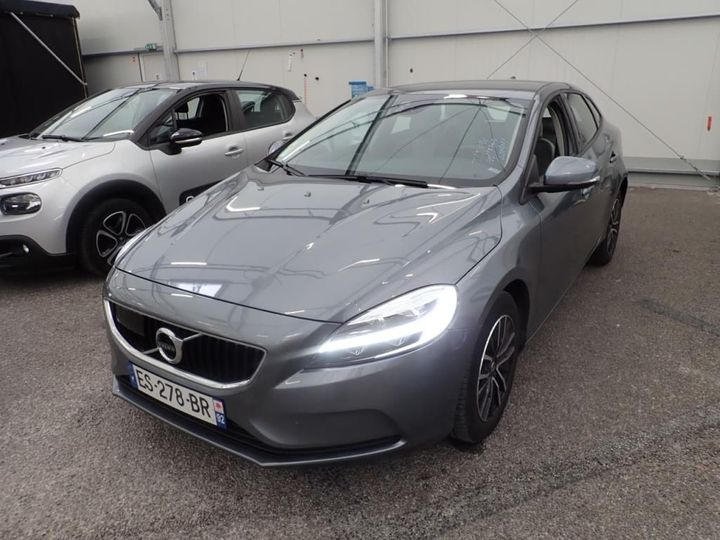 VOLVO V40 2017 yv1mv7480j2483727