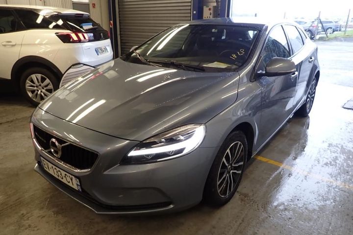 VOLVO V40 2018 yv1mv7480j2505037