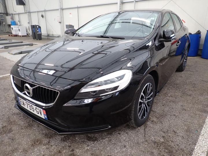 VOLVO V40 2018 yv1mv7480j2511365