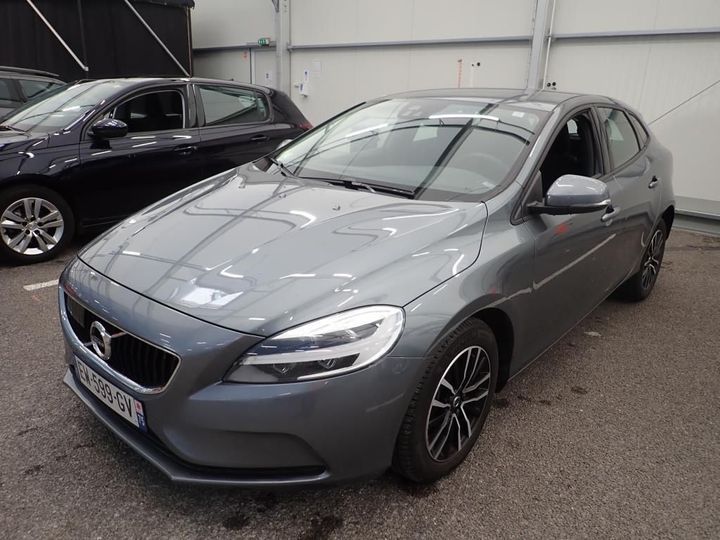 VOLVO V40 2018 yv1mv7480j2511390