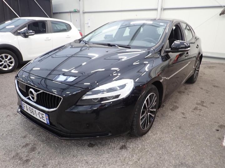 VOLVO V40 2018 yv1mv7480j2514934