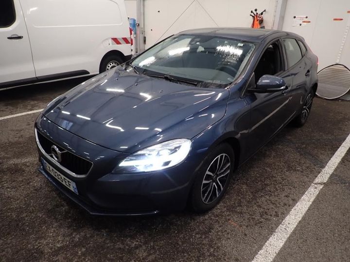 VOLVO V40 2018 yv1mv7480j2515098