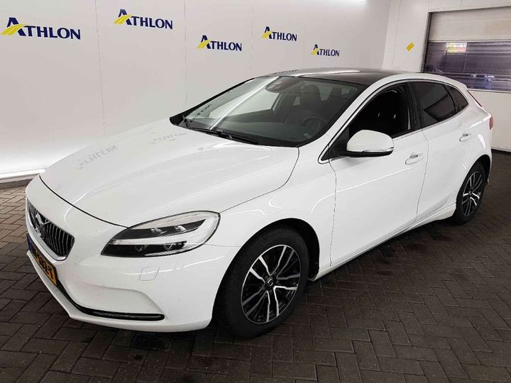 VOLVO V40 2016 yv1mv7481h2406413