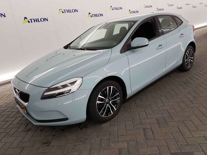 VOLVO V40 2016 yv1mv7481h2407880