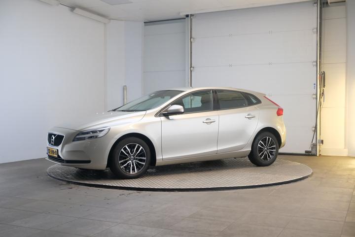 VOLVO V40 2016 yv1mv7481h2407926