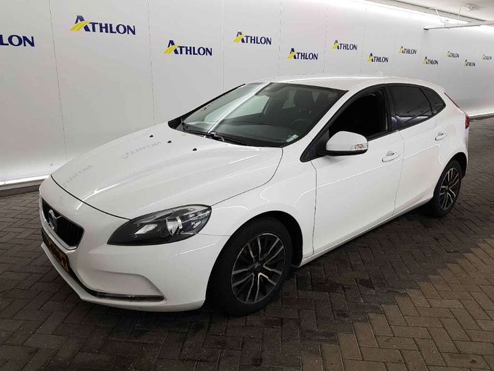 VOLVO V40 2016 yv1mv7481h2408526