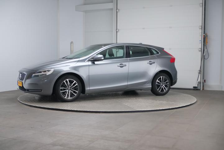 VOLVO V40 2016 yv1mv7481h2409170