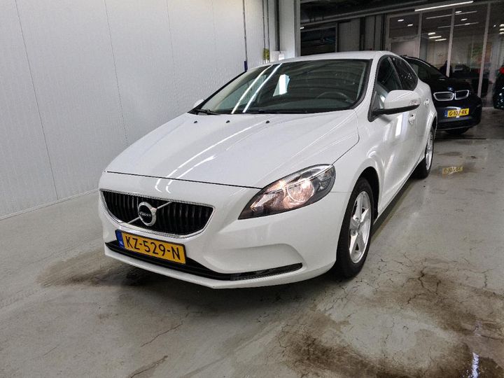 VOLVO V40 2017 yv1mv7481h2409349