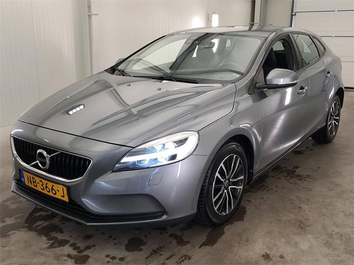 VOLVO V40 2017 yv1mv7481h2409417