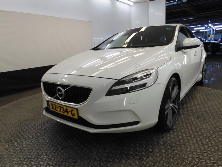 VOLVO V40 2016 yv1mv7481h2409507