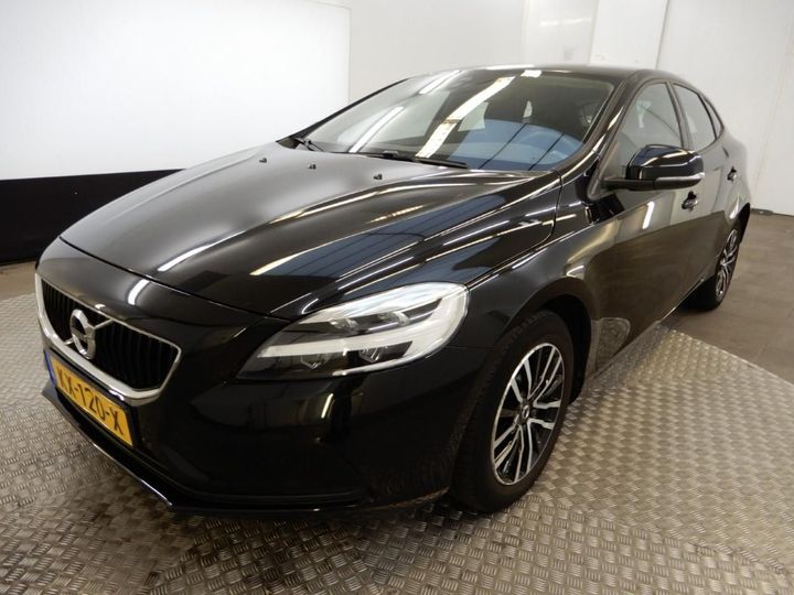 VOLVO V40 2016 yv1mv7481h2411565