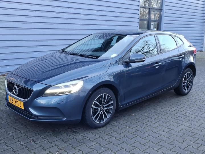 VOLVO V40 2017 yv1mv7481h2412394