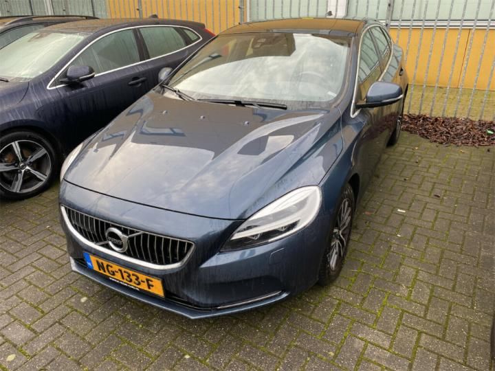 VOLVO V40 2017 yv1mv7481h2413711