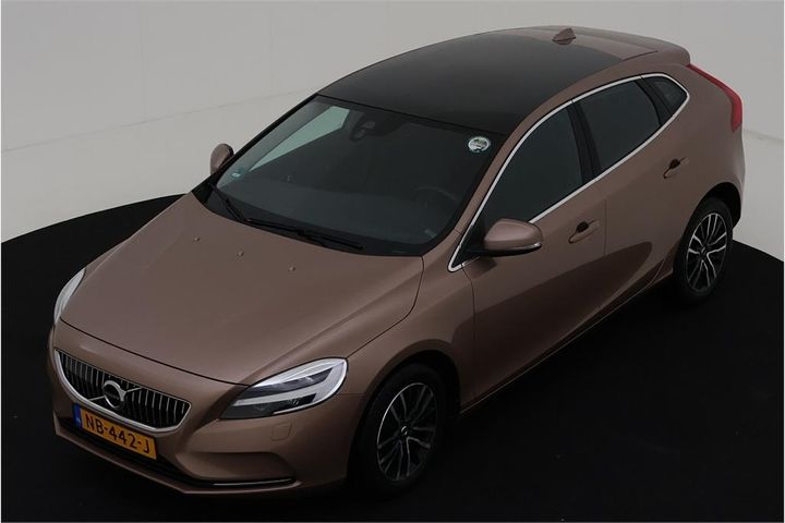 VOLVO V40 2016 yv1mv7481h2416209