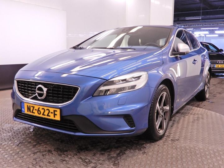 VOLVO V40 2017 yv1mv7481h2416399