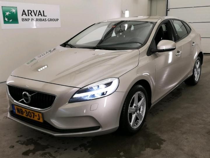 VOLVO V40 2017 yv1mv7481h2416580