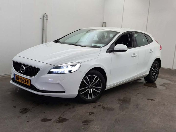 VOLVO V40 2017 yv1mv7481h2416871