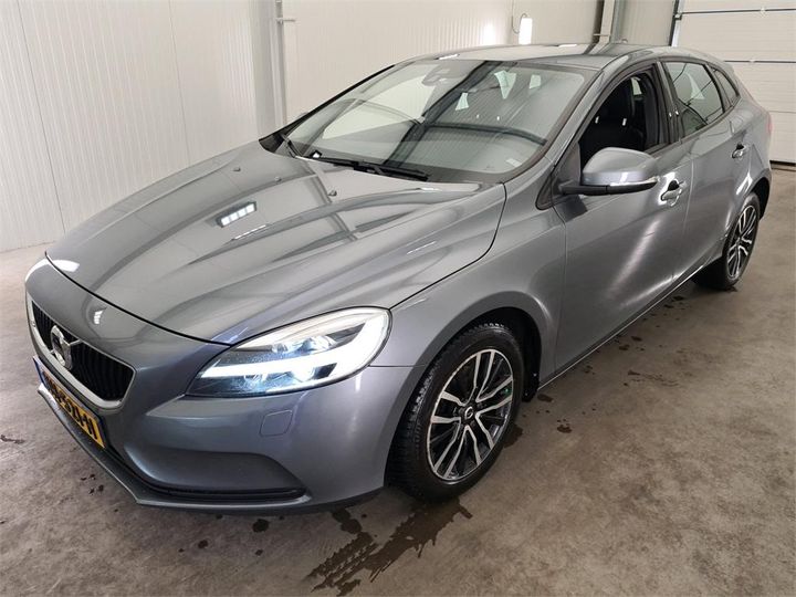 VOLVO V40 2017 yv1mv7481h2416956