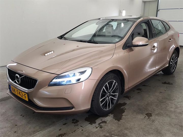 VOLVO V40 2017 yv1mv7481h2417908