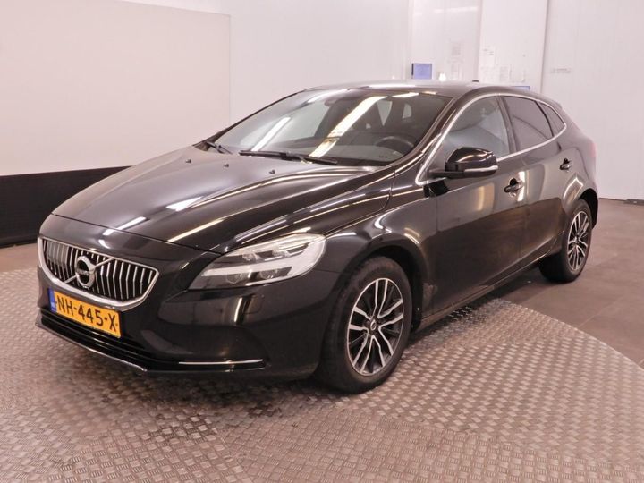 VOLVO V40 2017 yv1mv7481h2417965