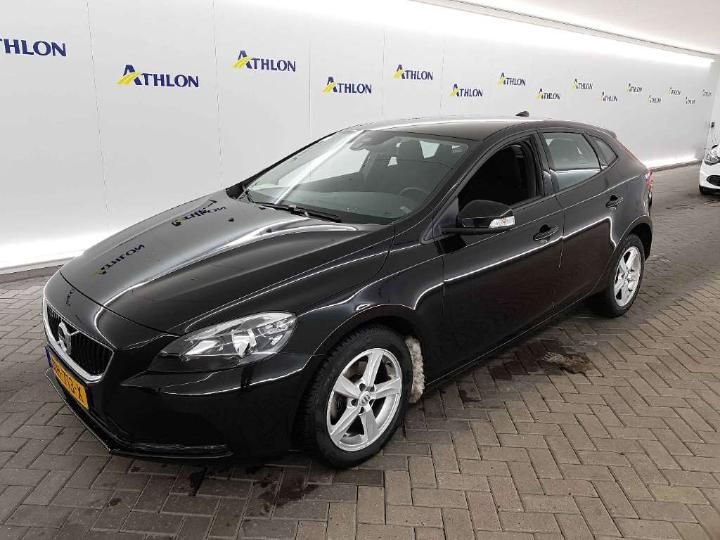 VOLVO V40 2017 yv1mv7481h2419199