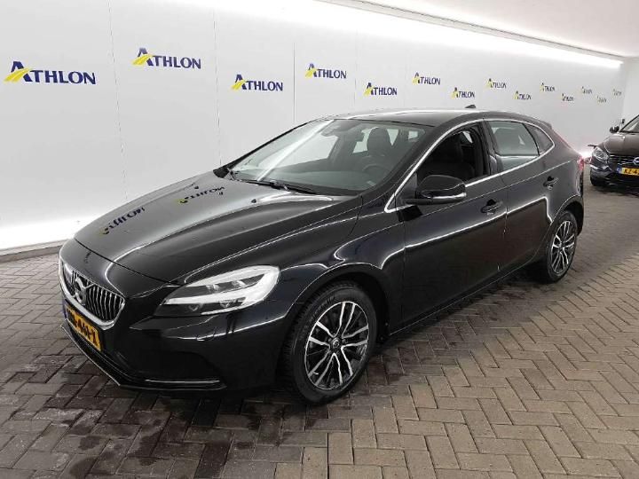 VOLVO V40 2017 yv1mv7481h2419455