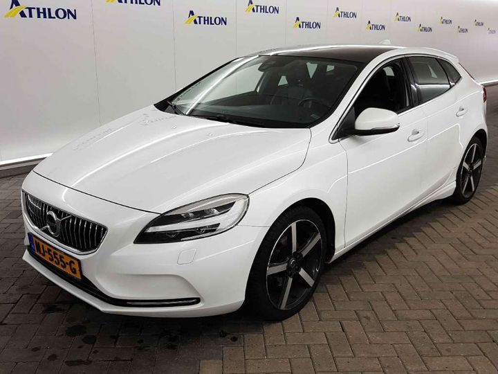 VOLVO V40 2017 yv1mv7481h2419618