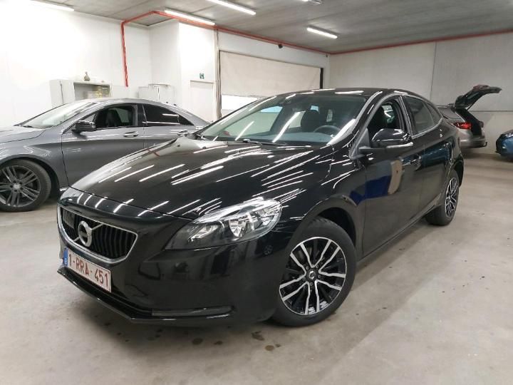 VOLVO V40 2017 yv1mv7481h2421383