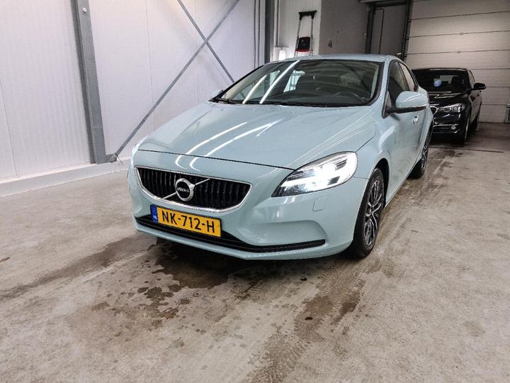 VOLVO V40 2017 yv1mv7481h2422813