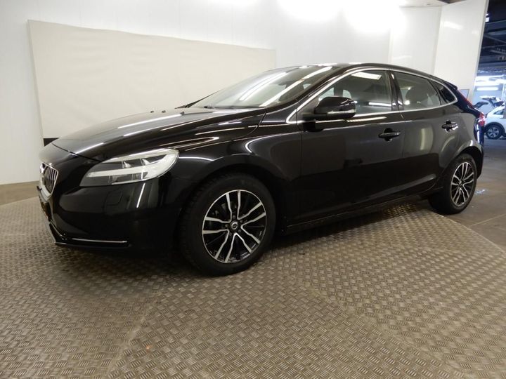 VOLVO V40 2017 yv1mv7481h2422987