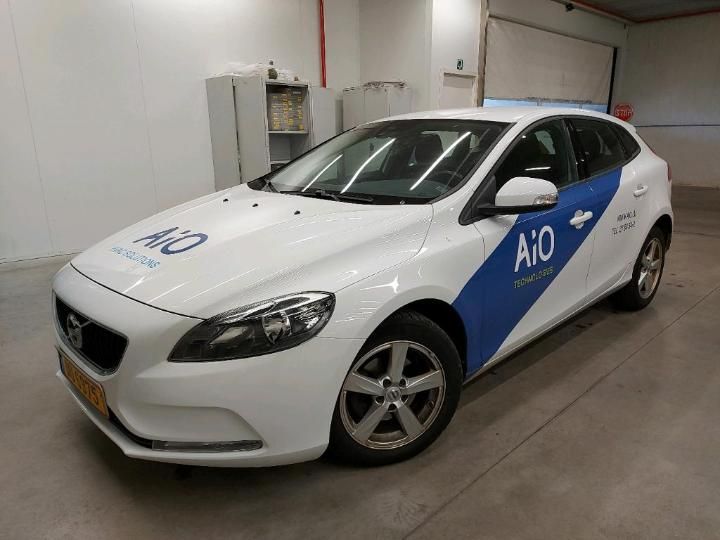 VOLVO V40 2017 yv1mv7481h2426258