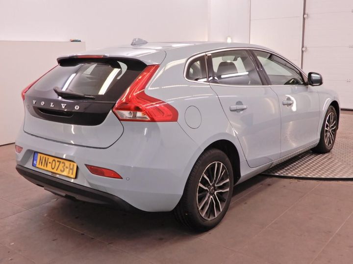 VOLVO V40 2017 yv1mv7481h2427577