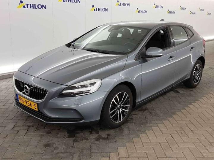 VOLVO V40 2017 yv1mv7481h2428569