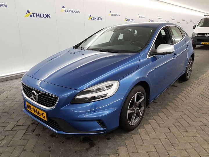 VOLVO V40 2017 yv1mv7481h2428755