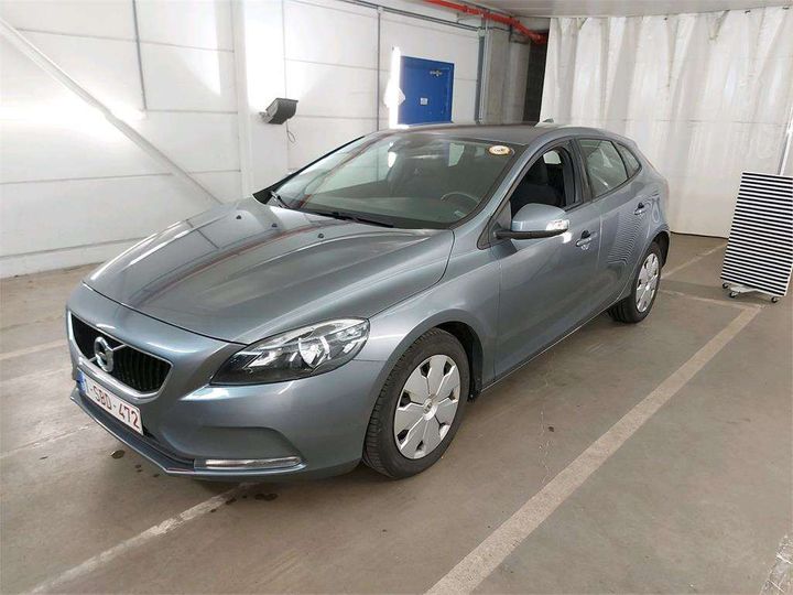 VOLVO V40 2017 yv1mv7481h2428823