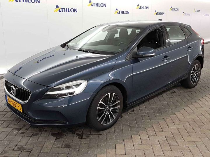 VOLVO V40 2017 yv1mv7481h2430815