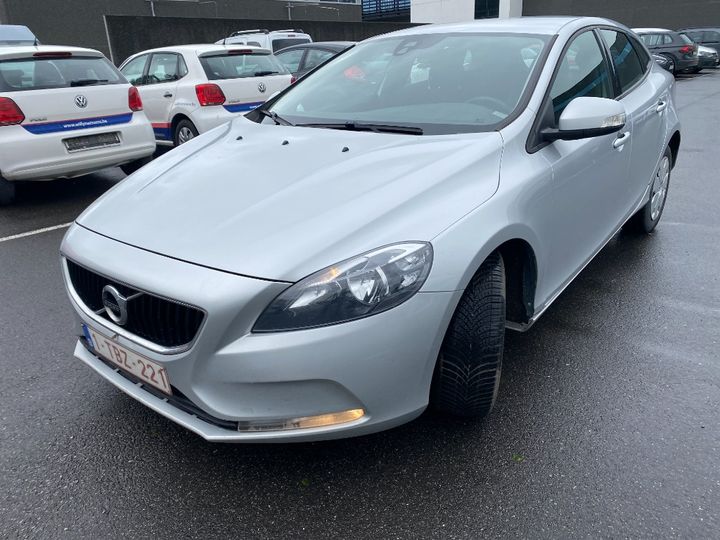 VOLVO V40 2017 yv1mv7481h2430930