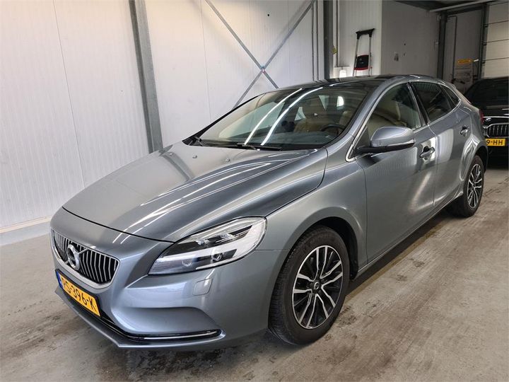 VOLVO V40 2017 yv1mv7481h2431461