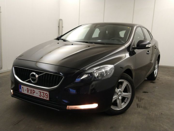 VOLVO V40 2017 yv1mv7481h2432061