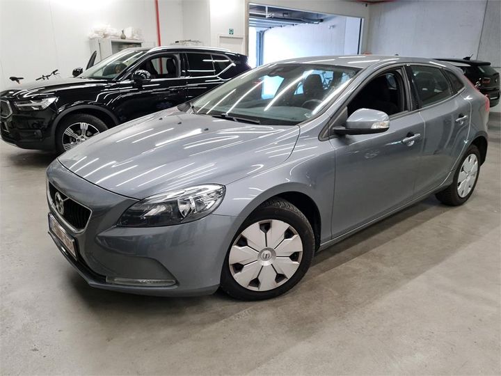 VOLVO V40 2017 yv1mv7481h2433307