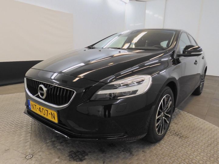 VOLVO V40 2017 yv1mv7481h2434420