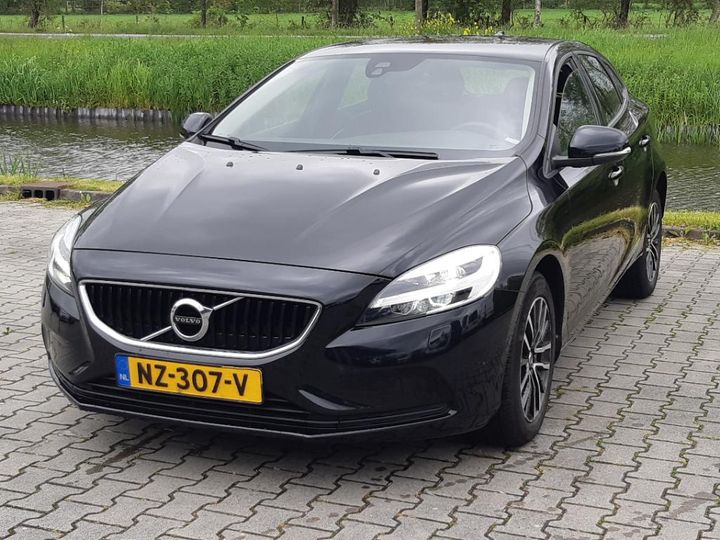 VOLVO V40 2017 yv1mv7481h2434955