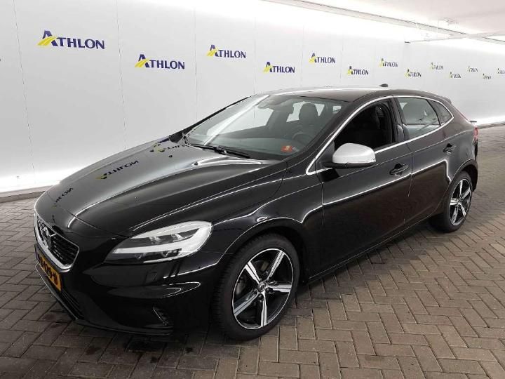 VOLVO V40 2017 yv1mv7481h2435894