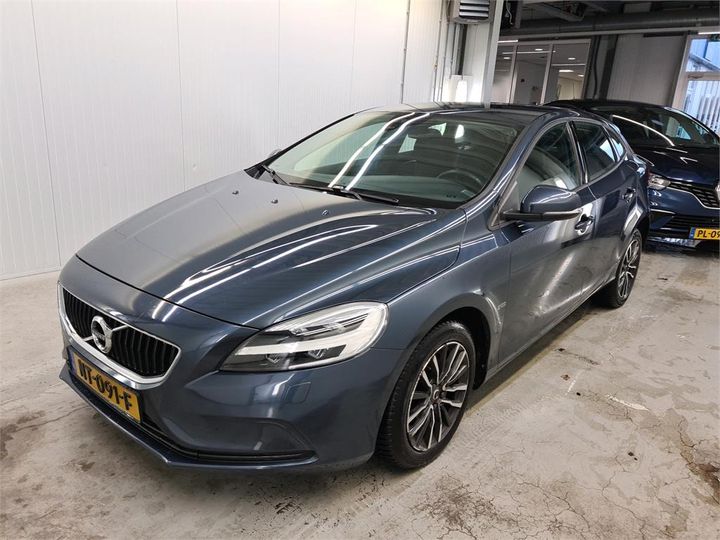 VOLVO V40 2017 yv1mv7481h2435907