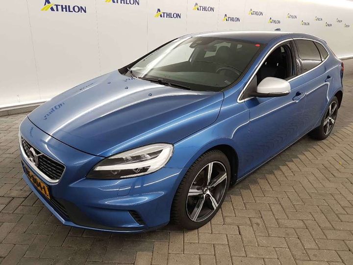 VOLVO V40 2017 yv1mv7481h2435912