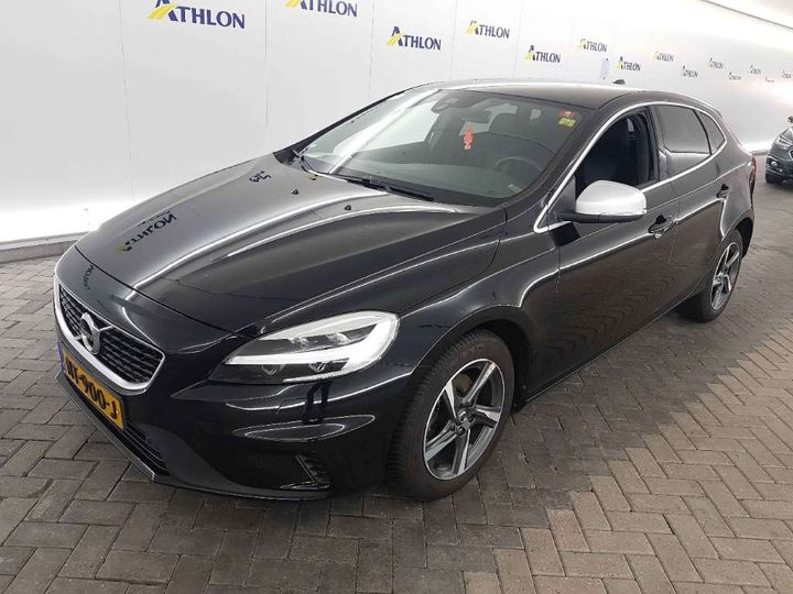 VOLVO V40 2017 yv1mv7481h2436022